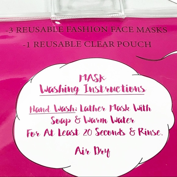BETSEY JOHNSON Kiss Love Lips Roses FACE MASK‎ SET - Picture 5 of 6